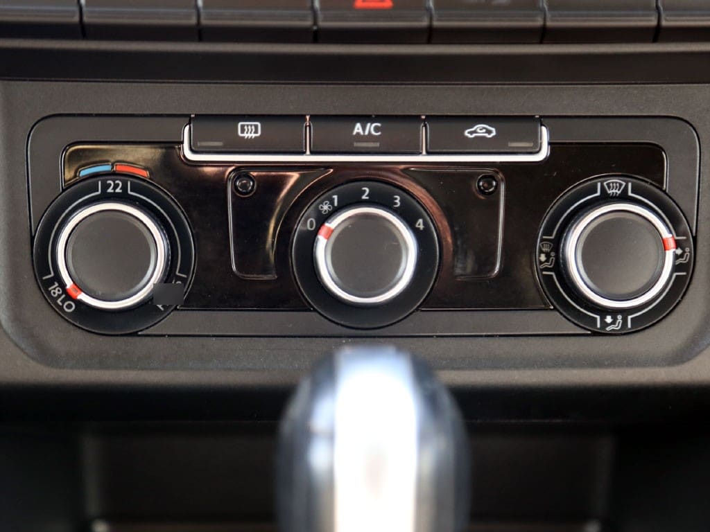 Volkswagen Amarok Comfortline At 2.0 4x4 año 2021