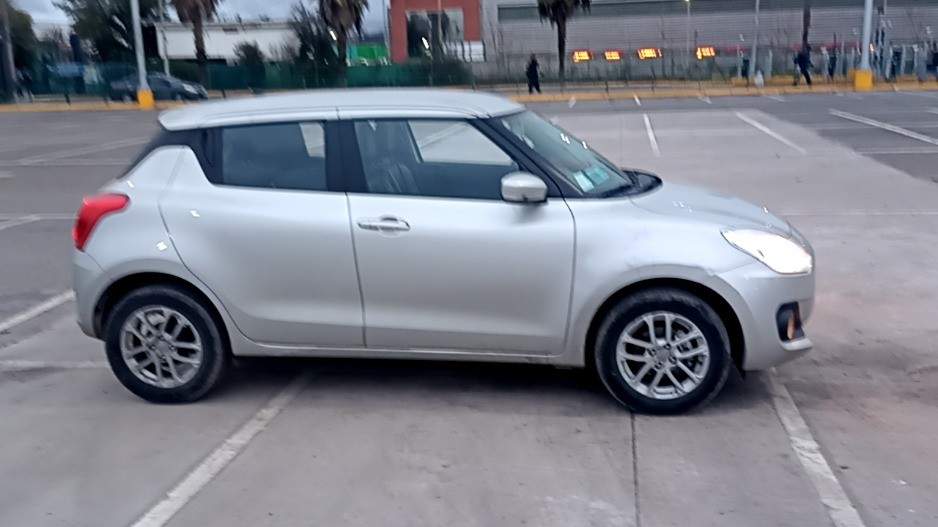 Suzuki Swift 1.2 Gl Sport 4x2 Hb Amt At 5p año 2023