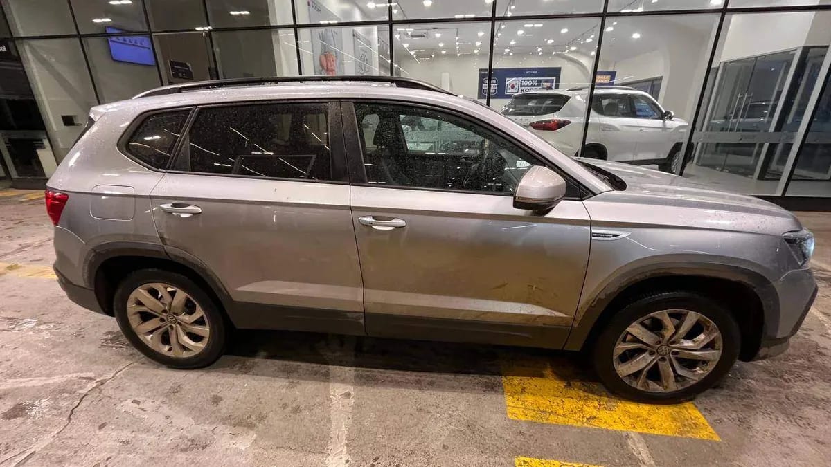 Volkswagen Taos 1.4 Tsi Comfortline Sky 4x2 At 5p año 2023