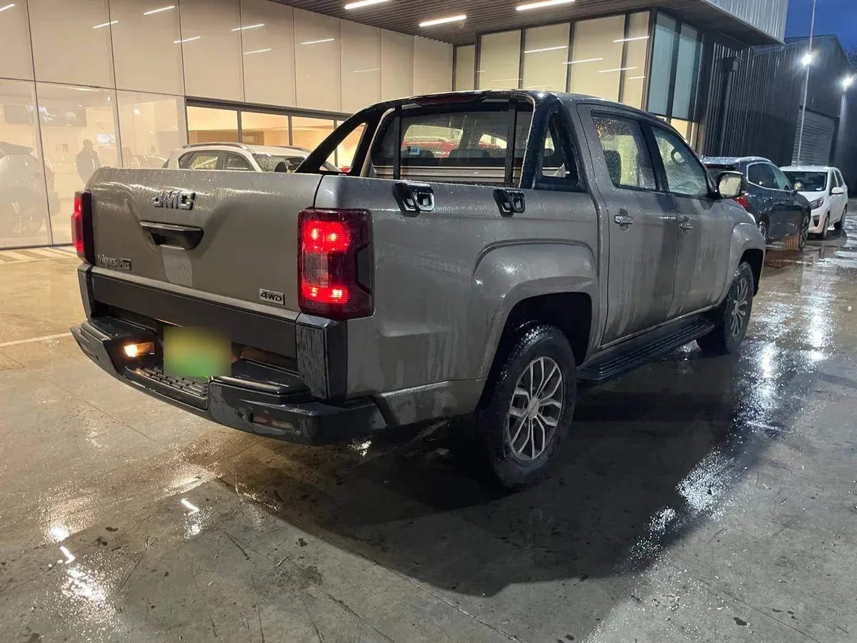 JMC Vigus 2.4 Plus Diesel 4x4 Euro5 Mt 4p año 2023