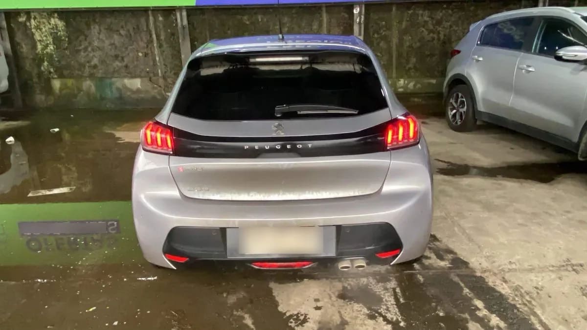 Peugeot 208 1.2 Puretech Allure Pack 130 4x2 Eat8 5p año 2023