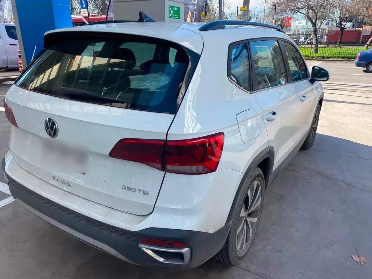 Volkswagen Taos 1.4 Tsi Comfortline 4x2 At 5p año 2025