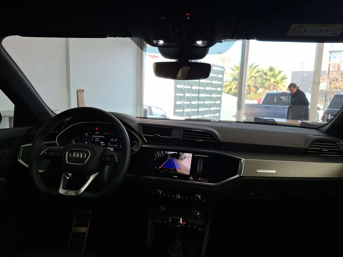Audi Q3 1.4 35 Tfsi Sportback Sport 4x2 S-Tronic At 5p año 2025