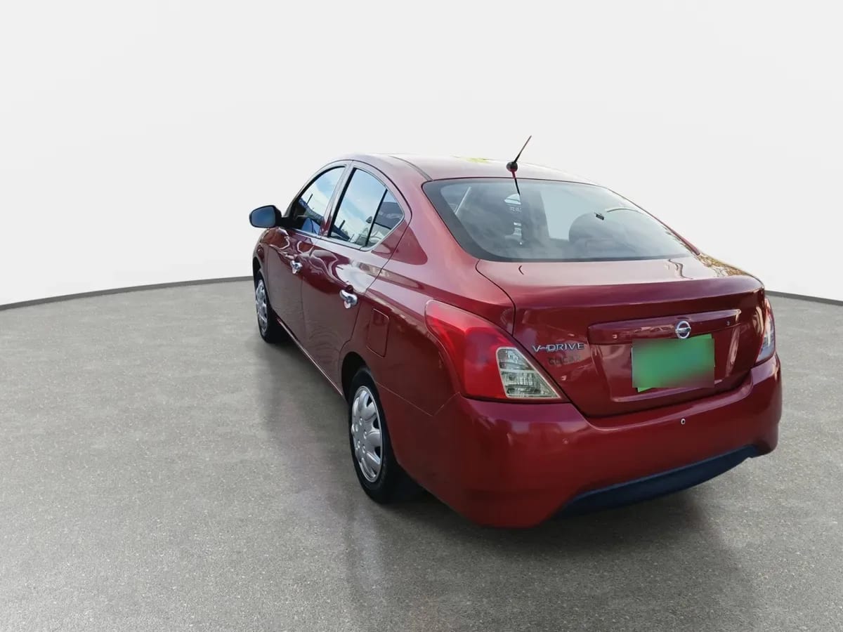 Nissan Versa 1.6 Sense 4x2 Mt 4p año 2021