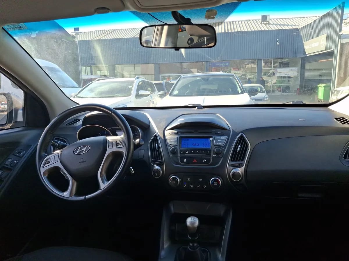 Hyundai Tucson 2.0 Gl Crdi Diesel 4wd Lm Pe At 5p año 2016