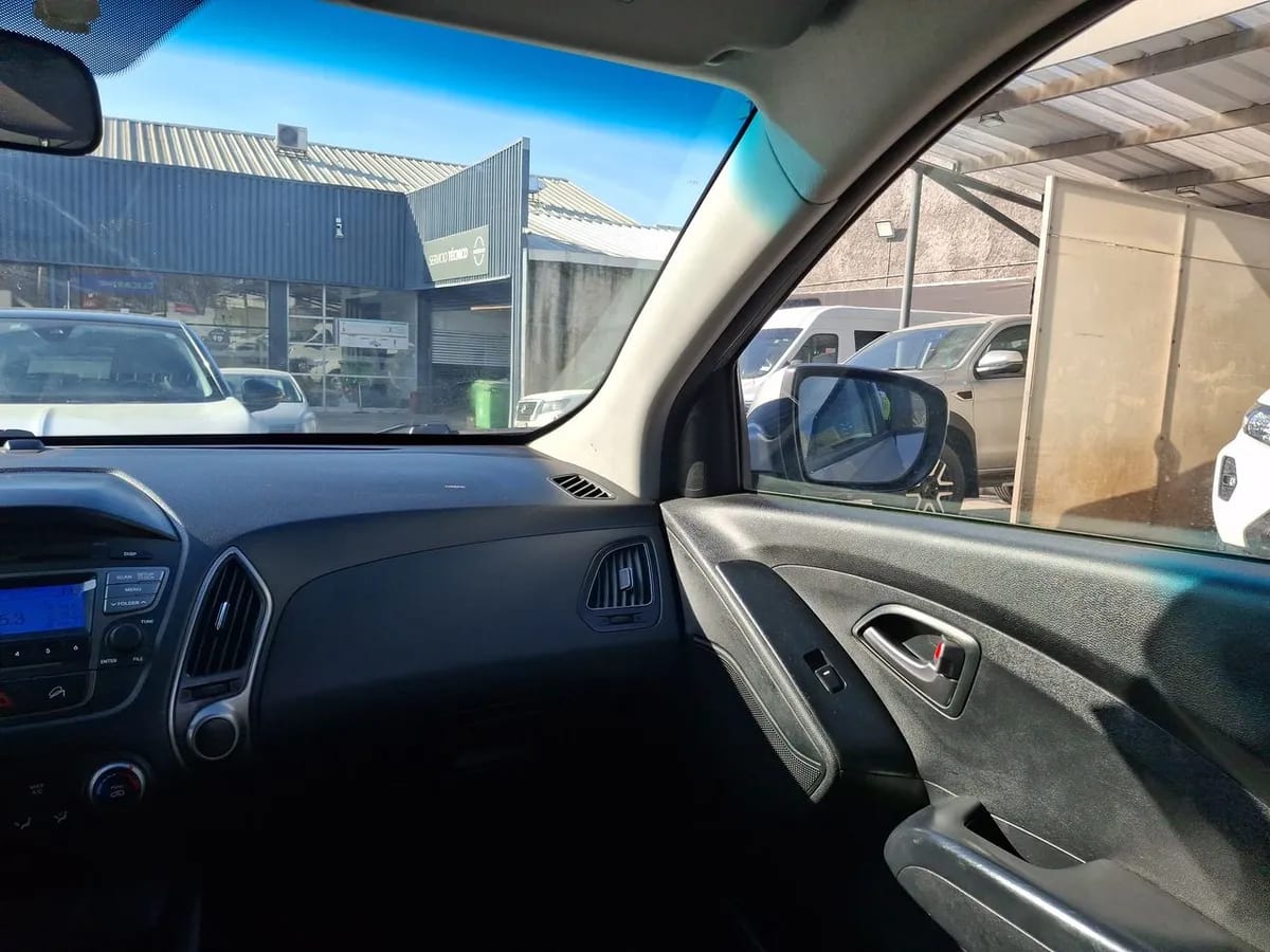 Hyundai Tucson 2.0 Gl Crdi Diesel 4wd Lm Pe At 5p año 2016