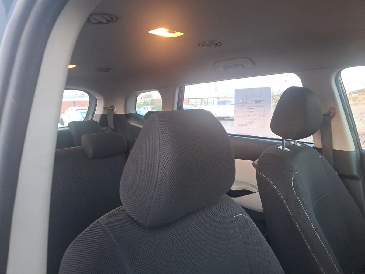Kia Carens 1.4l Ex Turbo-Gdi Full 4x2 7dct At 5p año 2022