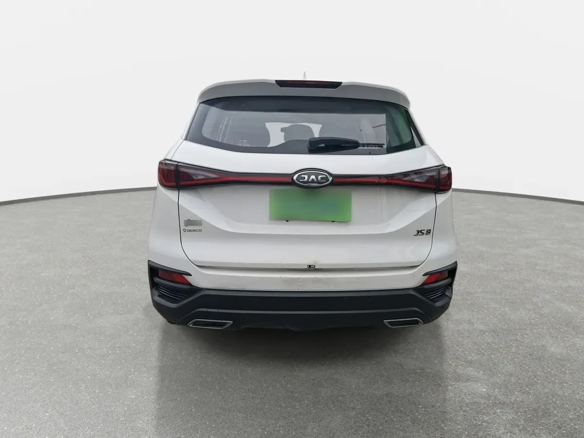 JAC Js8 1.5 Comfort Ce 4x2 6mt 5p año 2023