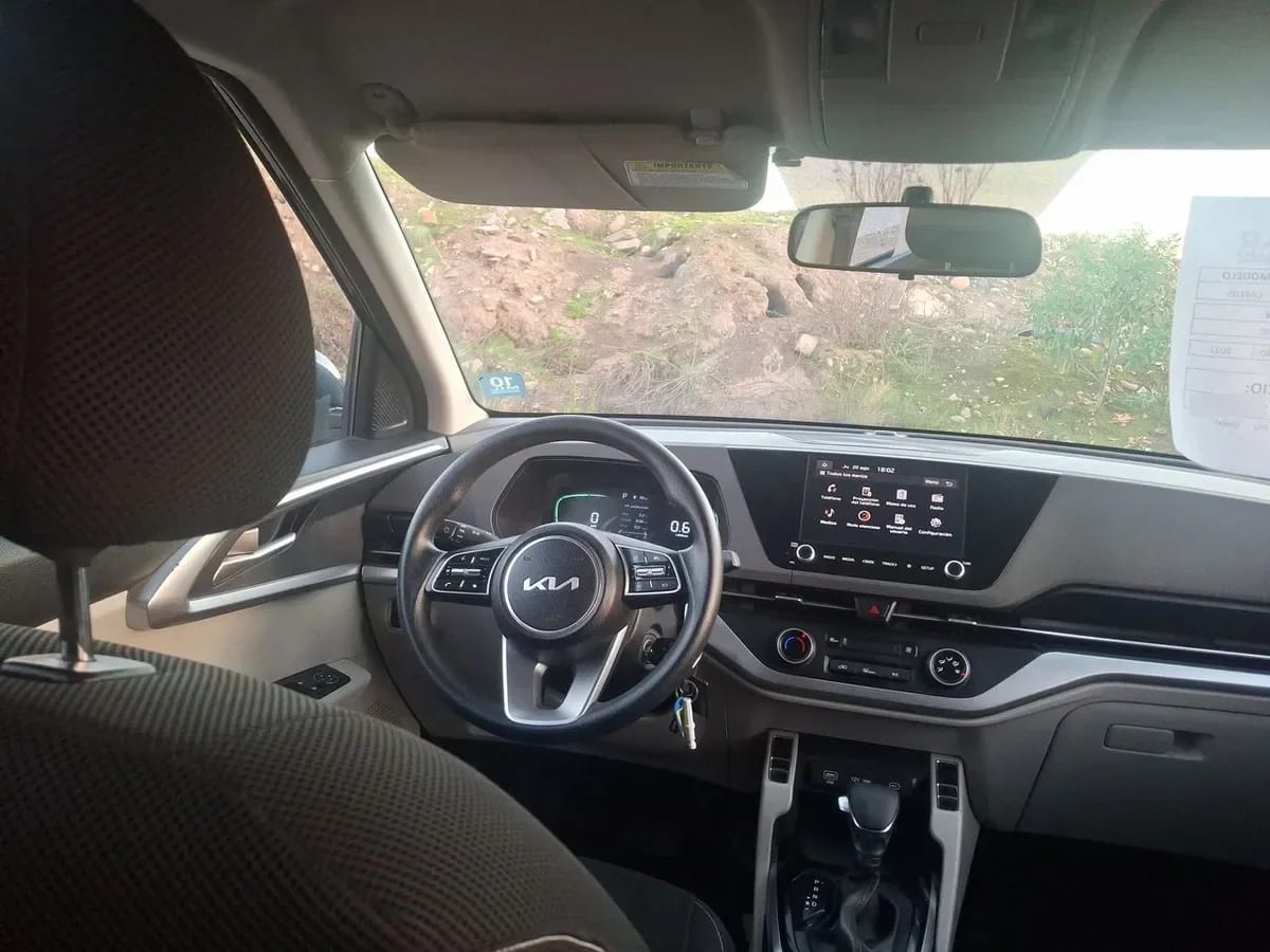 Kia Carens 1.4l Ex Turbo-Gdi Full 4x2 7dct At 5p año 2022