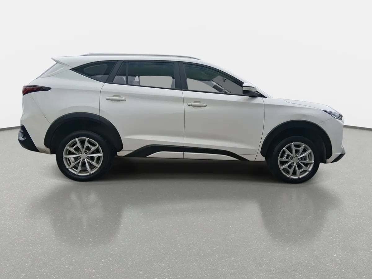 JAC Js8 1.5 Comfort Ce 4x2 6mt 5p año 2023