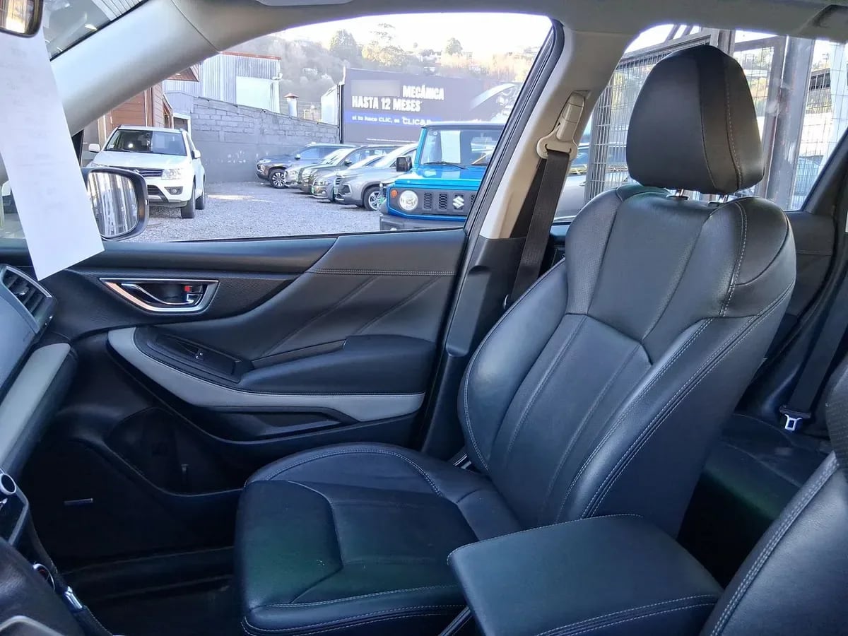 Subaru Forester 2.5i Limited Eyesight Gardx Awd At 5p año 2024