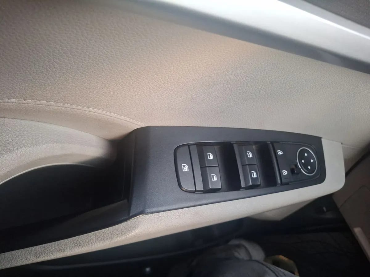 Kia Carens 1.4l Ex Turbo-Gdi Full 4x2 7dct At 5p año 2022