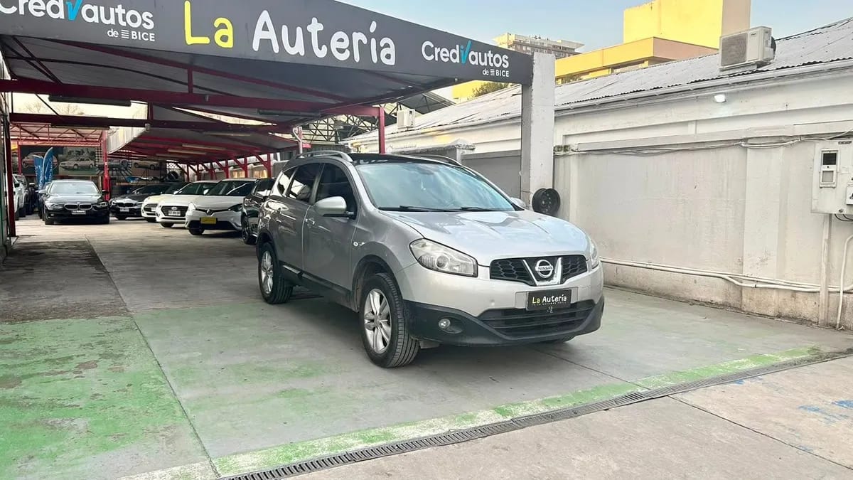 Nissan Qashqai +2 2.0 4x2 At 5p año 2014