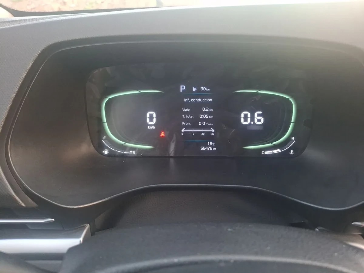 Kia Carens 1.4l Ex Turbo-Gdi Full 4x2 7dct At 5p año 2022