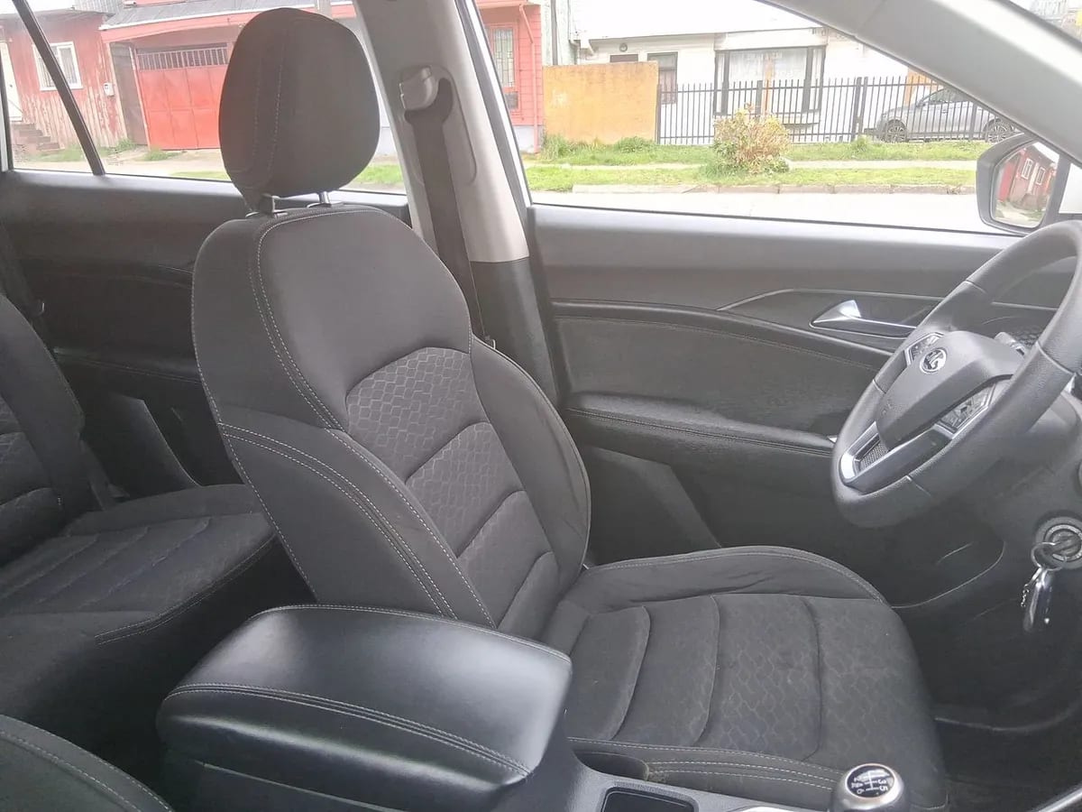 JAC Js8 1.5 Comfort Ce 4x2 6mt 5p año 2023