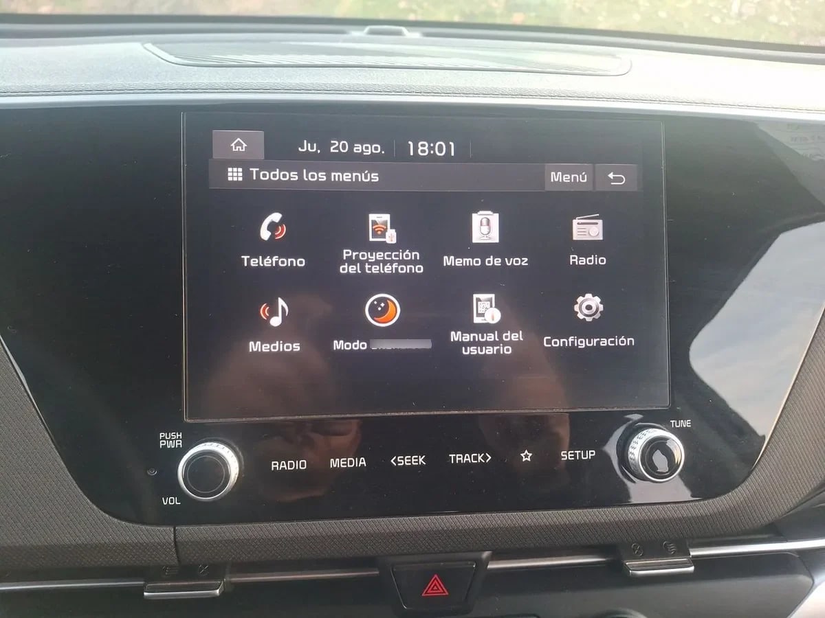 Kia Carens 1.4l Ex Turbo-Gdi Full 4x2 7dct At 5p año 2022