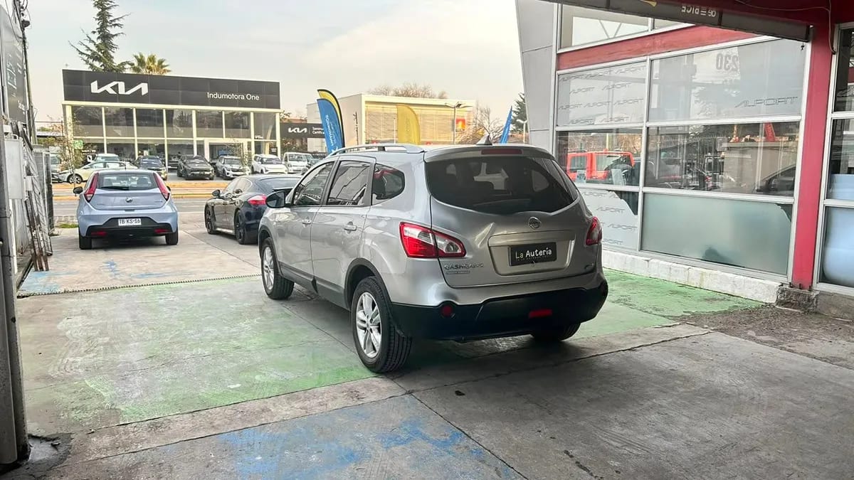 Nissan Qashqai +2 2.0 4x2 At 5p año 2014