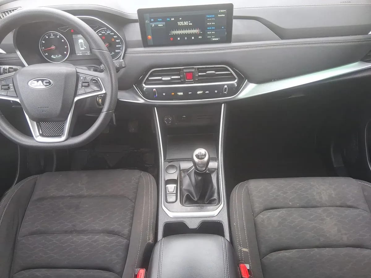 JAC Js8 1.5 Comfort Ce 4x2 6mt 5p año 2023