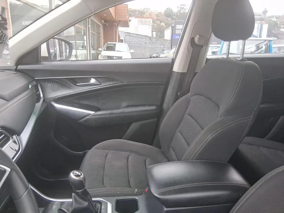 JAC Js8 1.5 Comfort Ce 4x2 6mt 5p año 2023