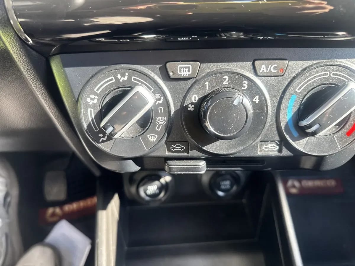Suzuki Swift 1.2 Gl 4x2 Hb Mt 5p año 2024