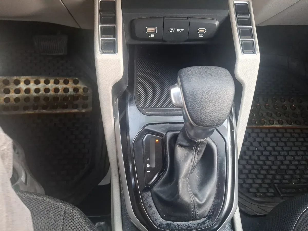 Kia Carens 1.4l Ex Turbo-Gdi Full 4x2 7dct At 5p año 2022