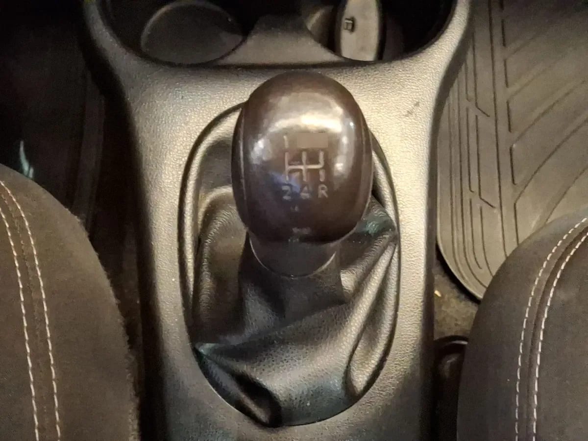Nissan Versa 1.6 Sense Mt 4p año 2017