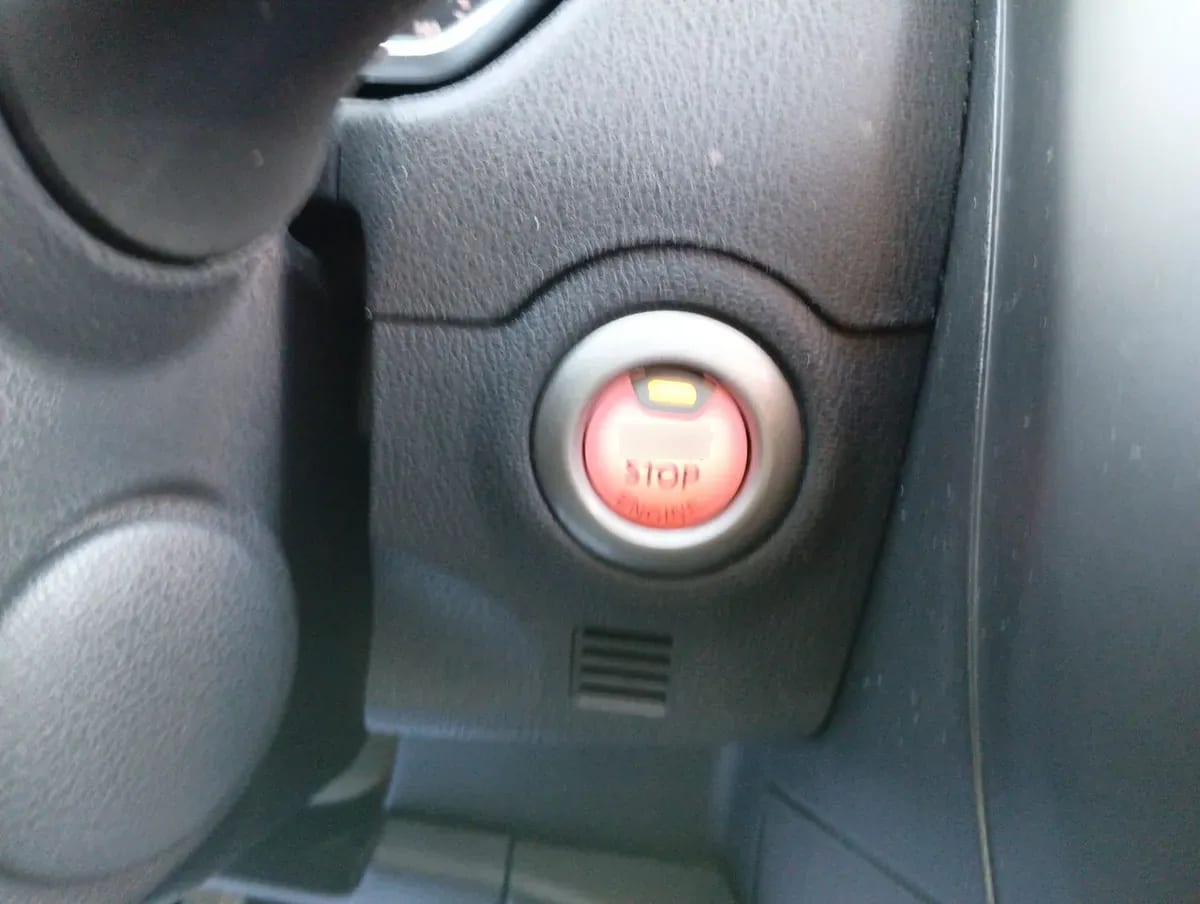 Nissan Versa 1.6 Sense 4x2 Mt 4p año 2021