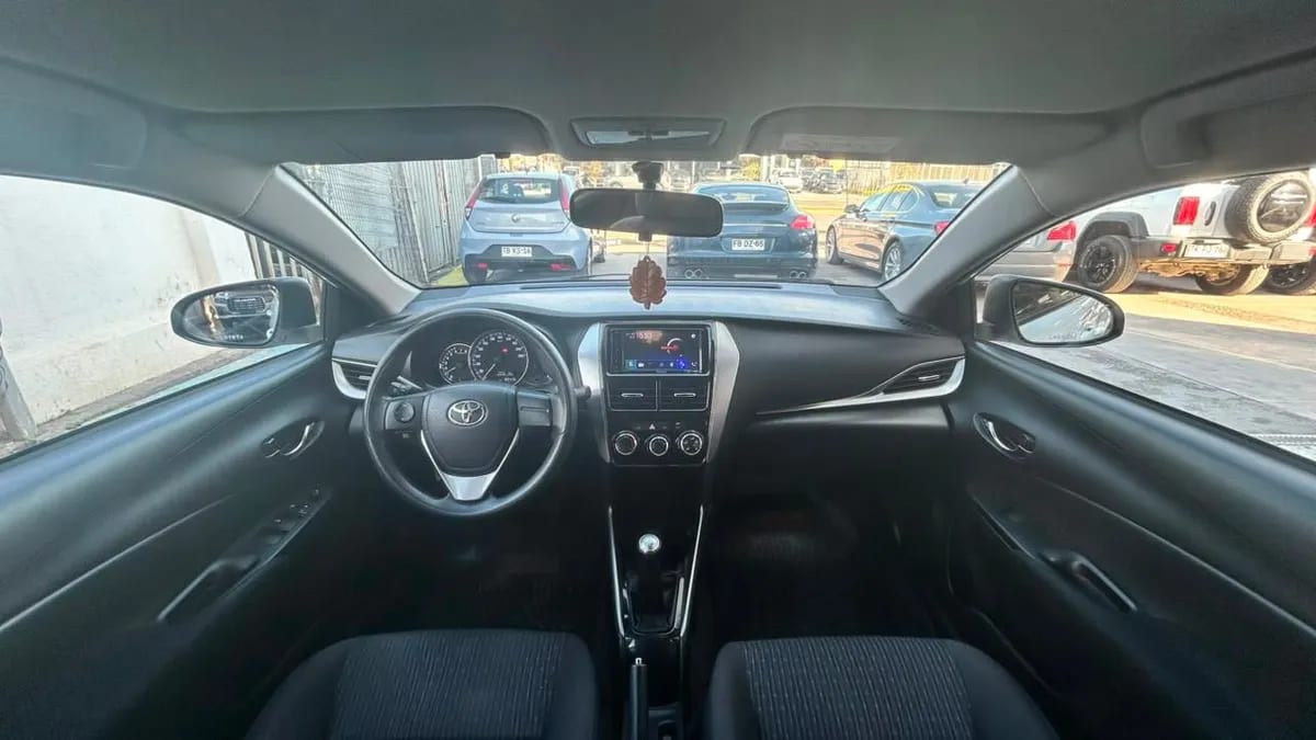 Toyota Yaris Gli 1.5 año 2019