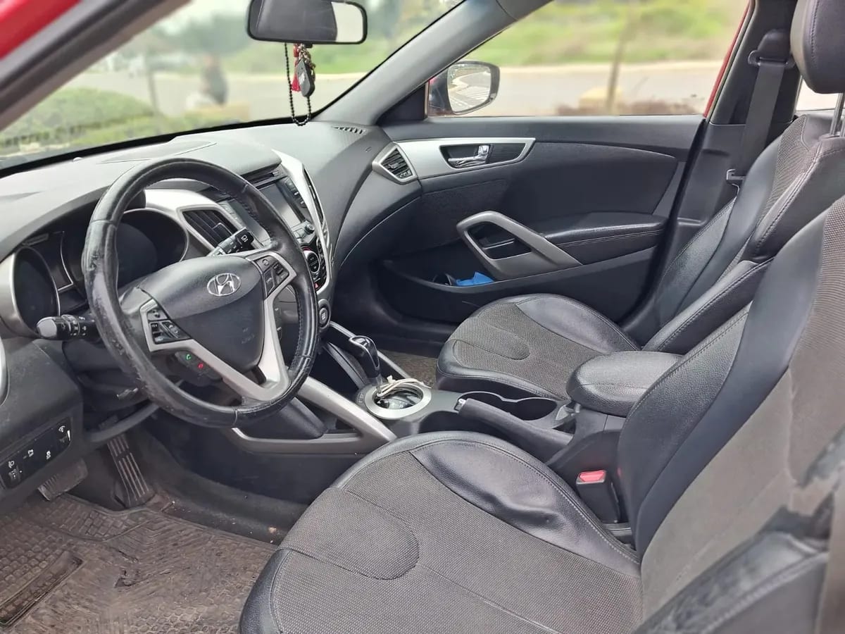 HYUNDAI VELOSTER 1.6 Gls Mt año 2013