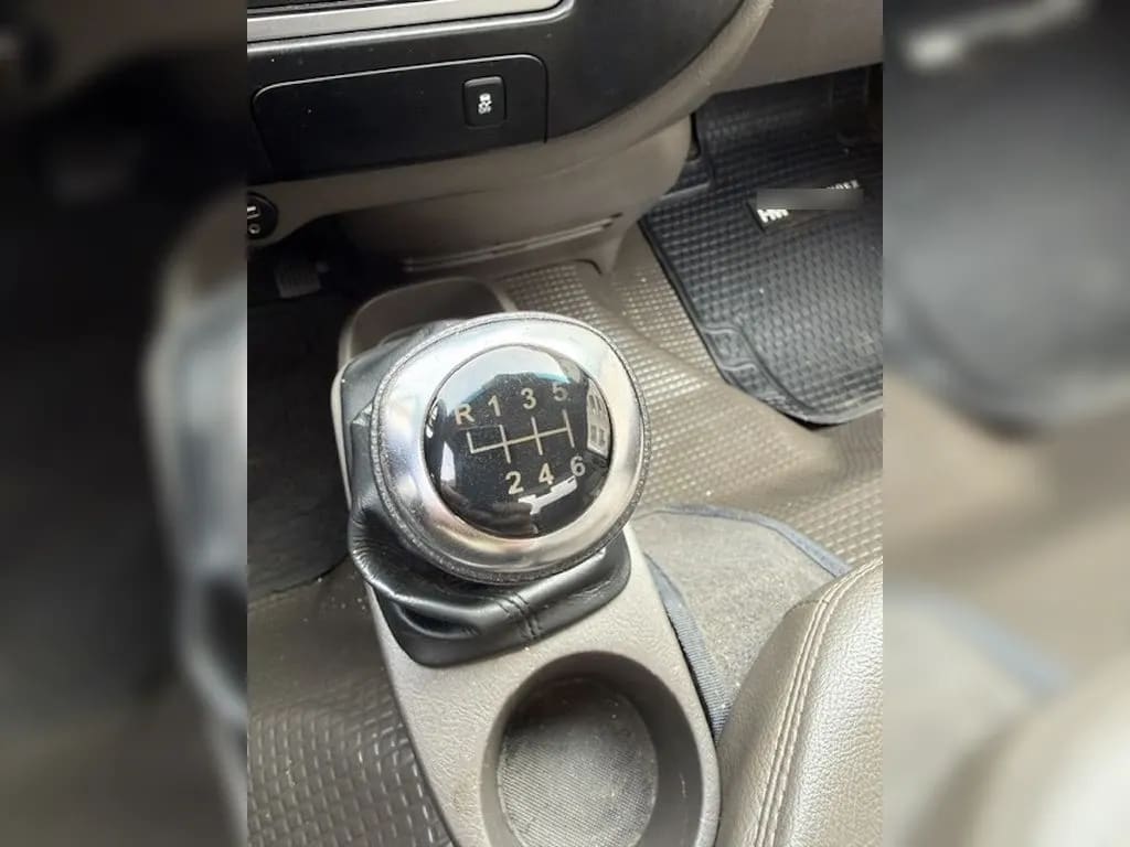 Hyundai Porter 2.5 Crdi Diesel Gls 4x2 Chassis 6mt 2p año 2024