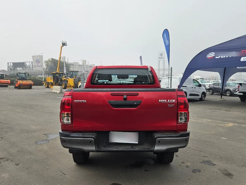 Toyota Hilux Dc 4x4 2.4 D Dx Mt año 2023