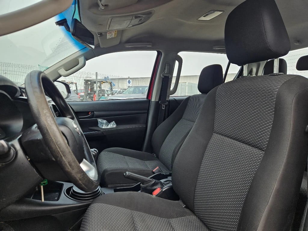 Toyota Hilux Dc 4x4 2.4 D Dx Mt año 2023