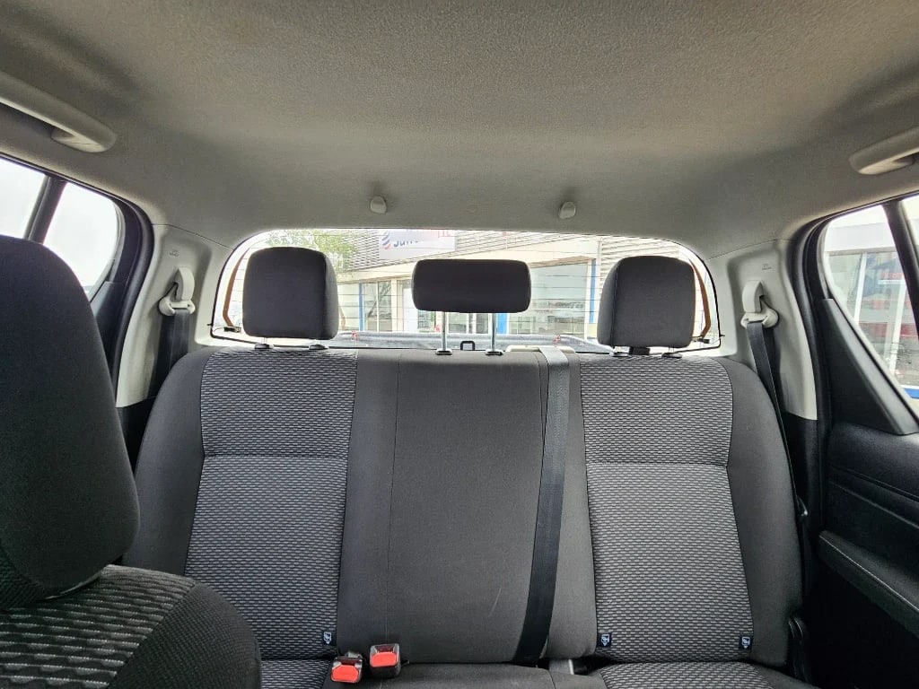 Toyota Hilux Dc 4x4 2.4 D Dx Mt año 2023