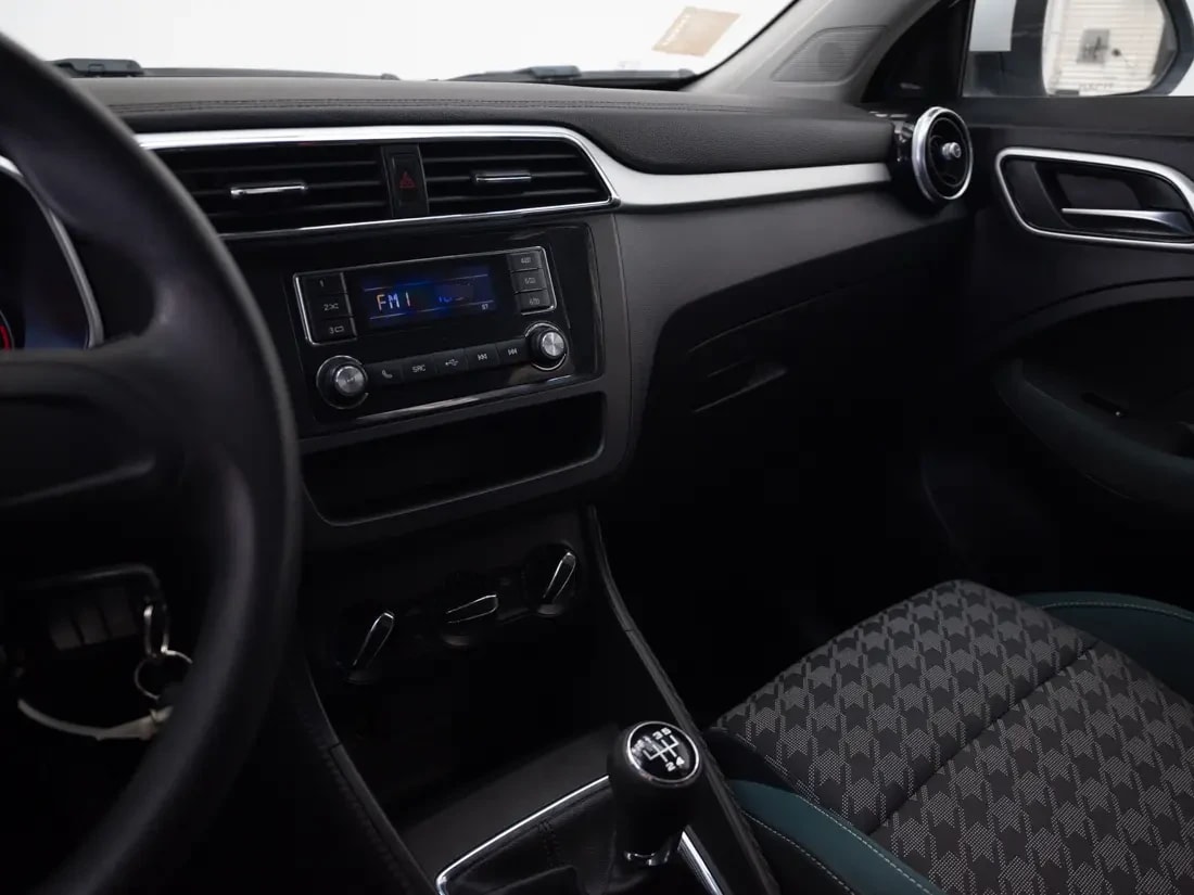 MG Zs 1.5 Std Mt año 2021
