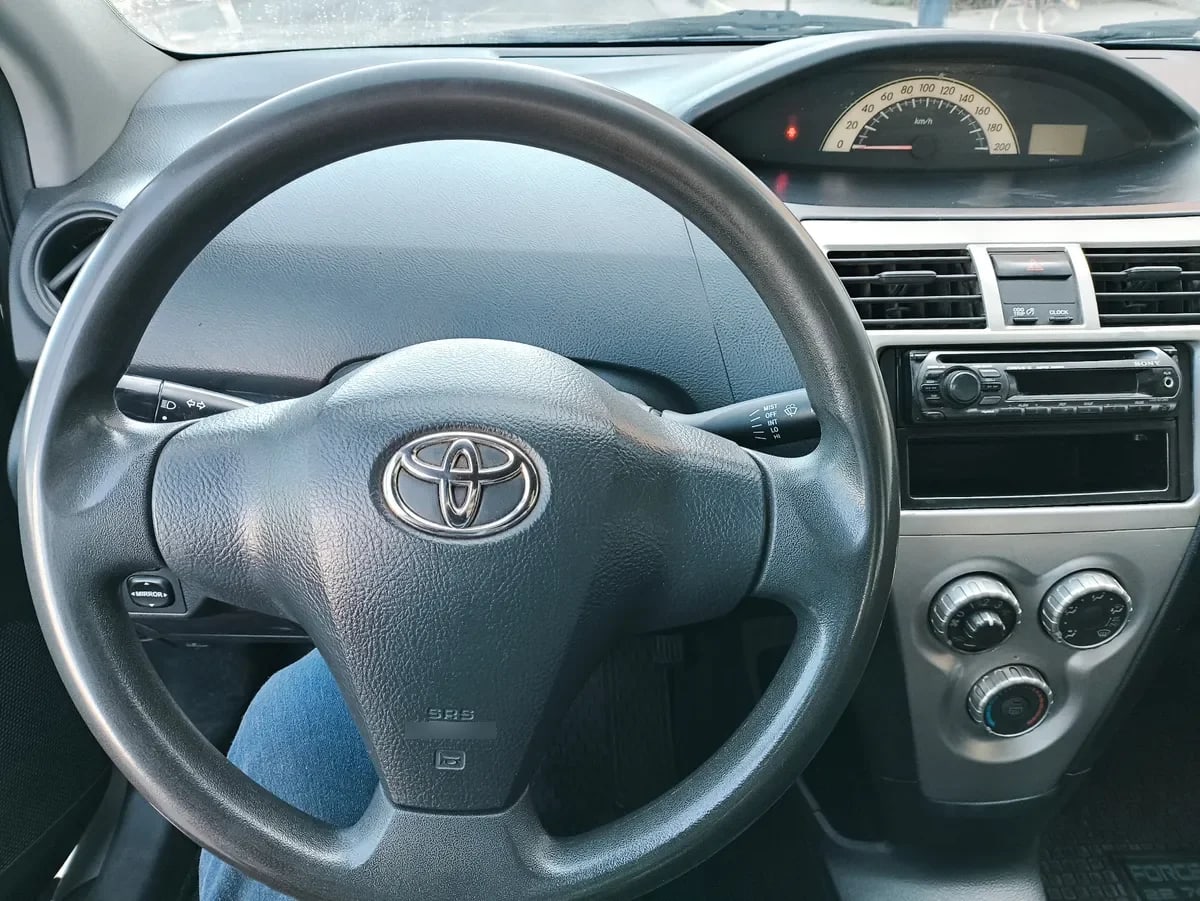 TOYOTA YARIS 1.5 Sedan Gli Mt año 2007
