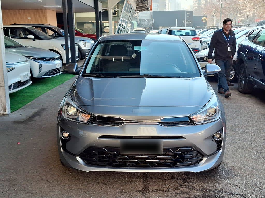 Kia Rio 4 Ex 1.4l 6mt Ci Full año 2023