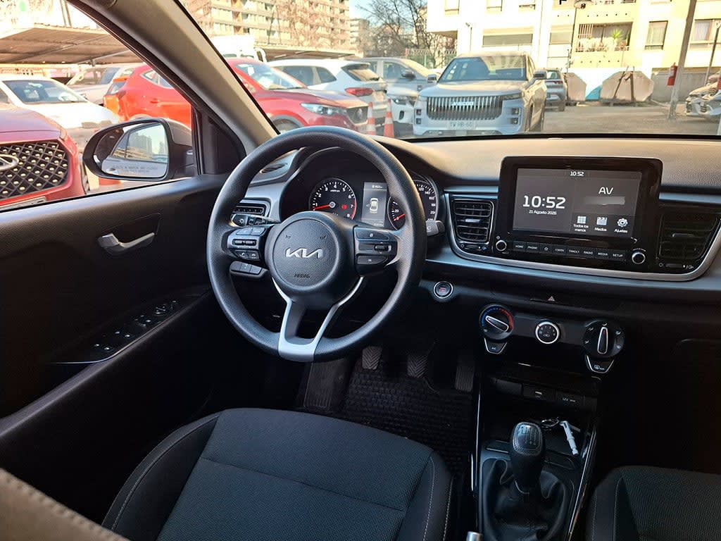 Kia Rio 4 Ex 1.4l 6mt Ci Full año 2023