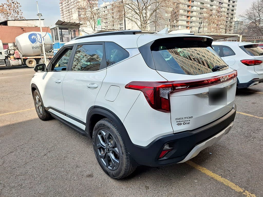 Kia Seltos Ex 1.5l 6mt año 2024