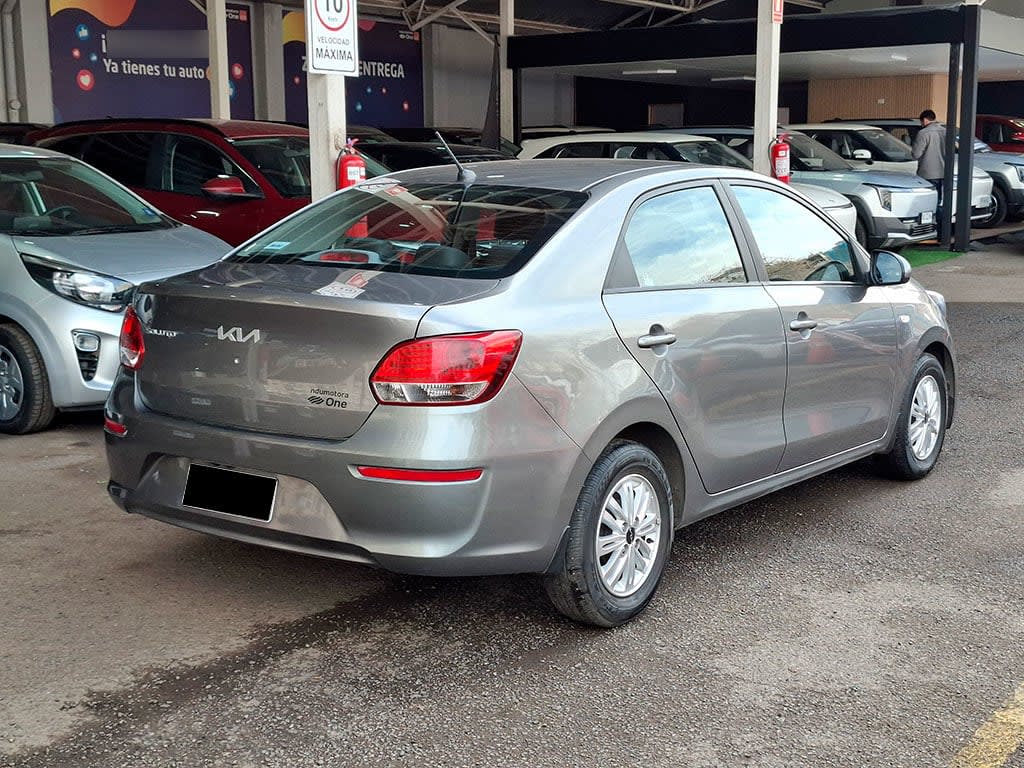 Kia Soluto Lx 1.4l 5mt G Ll año 2025