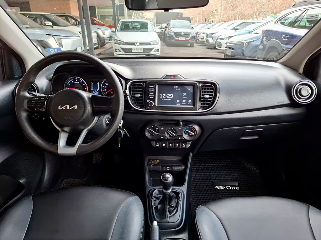 Kia Soluto Lx 1.4l 5mt G Ll año 2025