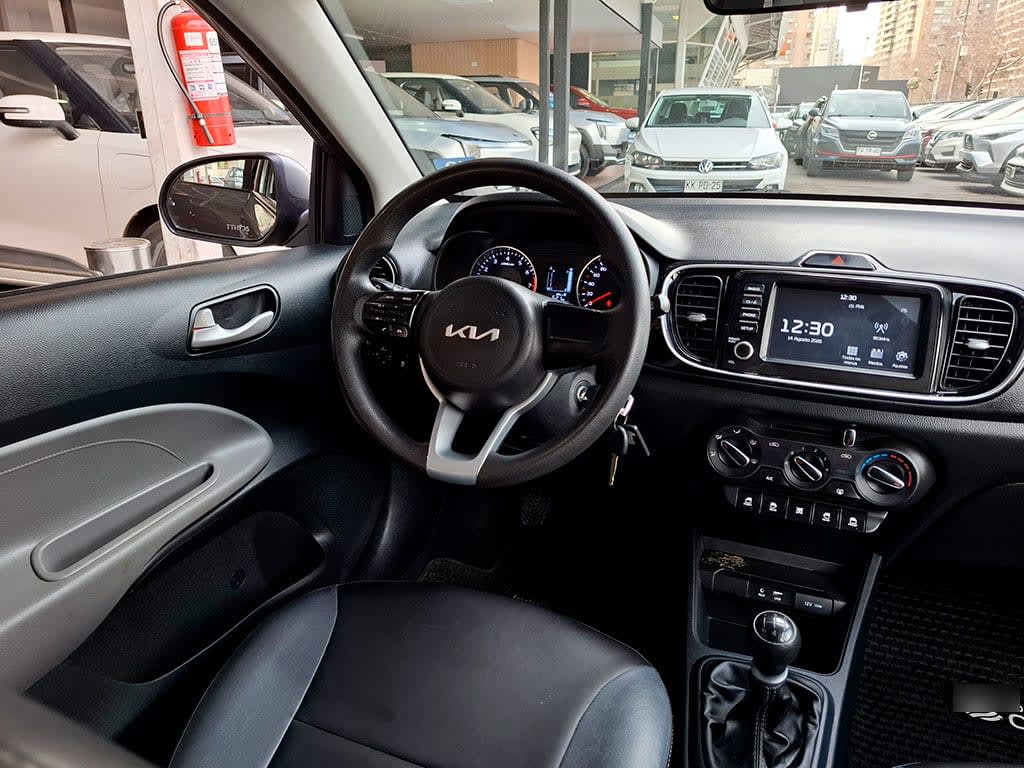 Kia Soluto Lx 1.4l 5mt G Ll año 2025