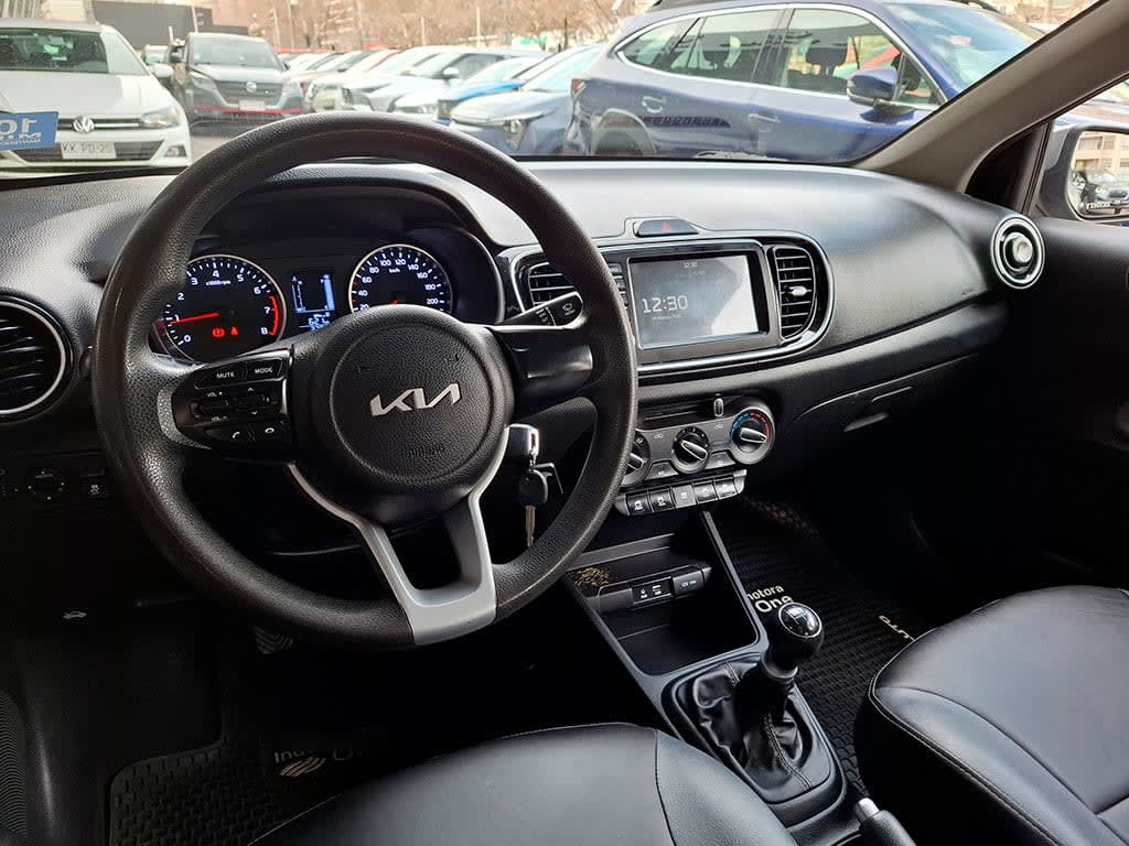 Kia Soluto Lx 1.4l 5mt G Ll año 2025