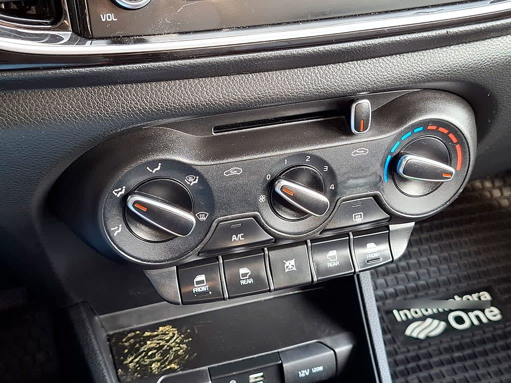 Kia Soluto Lx 1.4l 5mt G Ll año 2025
