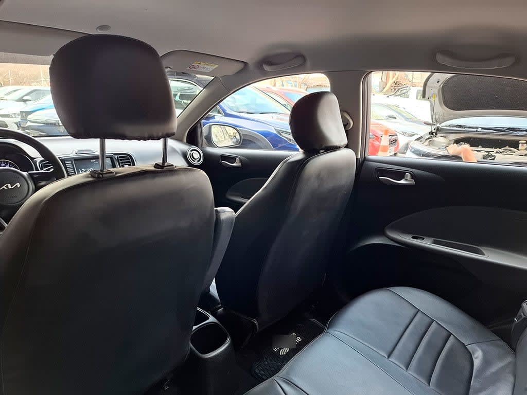 Kia Soluto Lx 1.4l 5mt G Ll año 2025