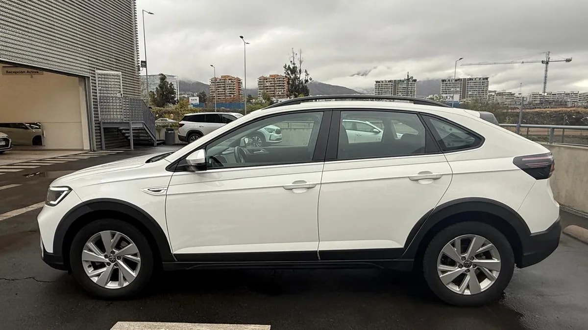 Volkswagen Nivus 1.0 Tsi Comfortline 4x2 At 5p. año 2023