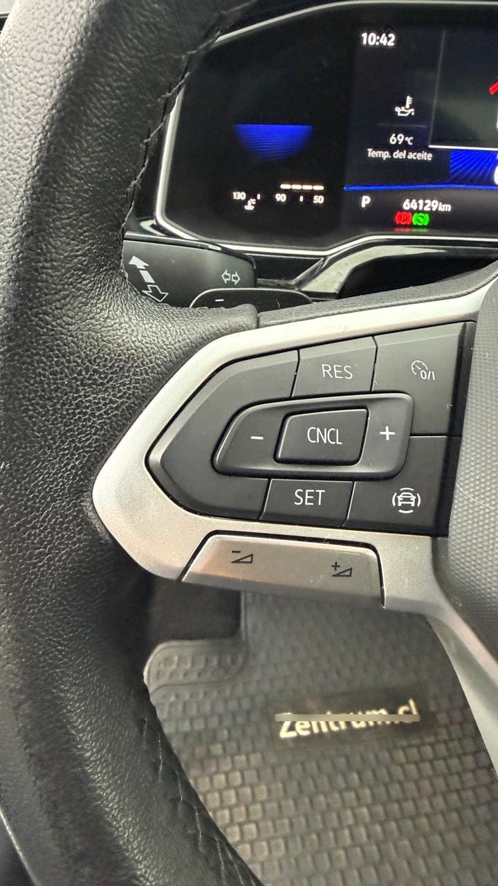 Volkswagen Nivus 1.0 Tsi Comfortline 4x2 At 5p. año 2023