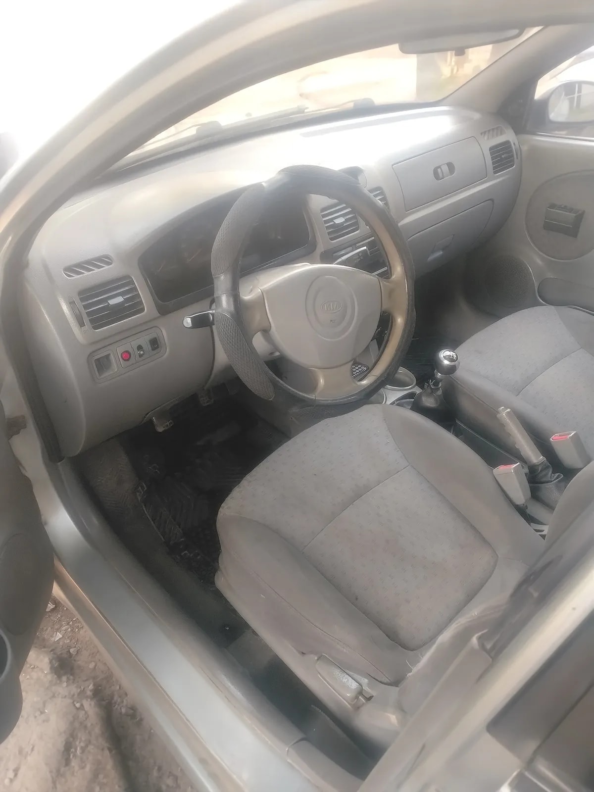 Kia Rio Ii 1.5 Rio Ii Rsdh Mt año 2004