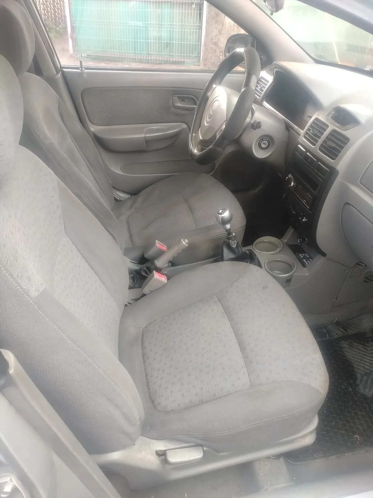Kia Rio Ii 1.5 Rio Ii Rsdh Mt año 2004