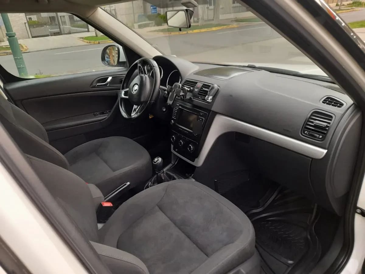SKODA YETI 1.2 Tsi Fl Elegance Dsg7 At año 2016