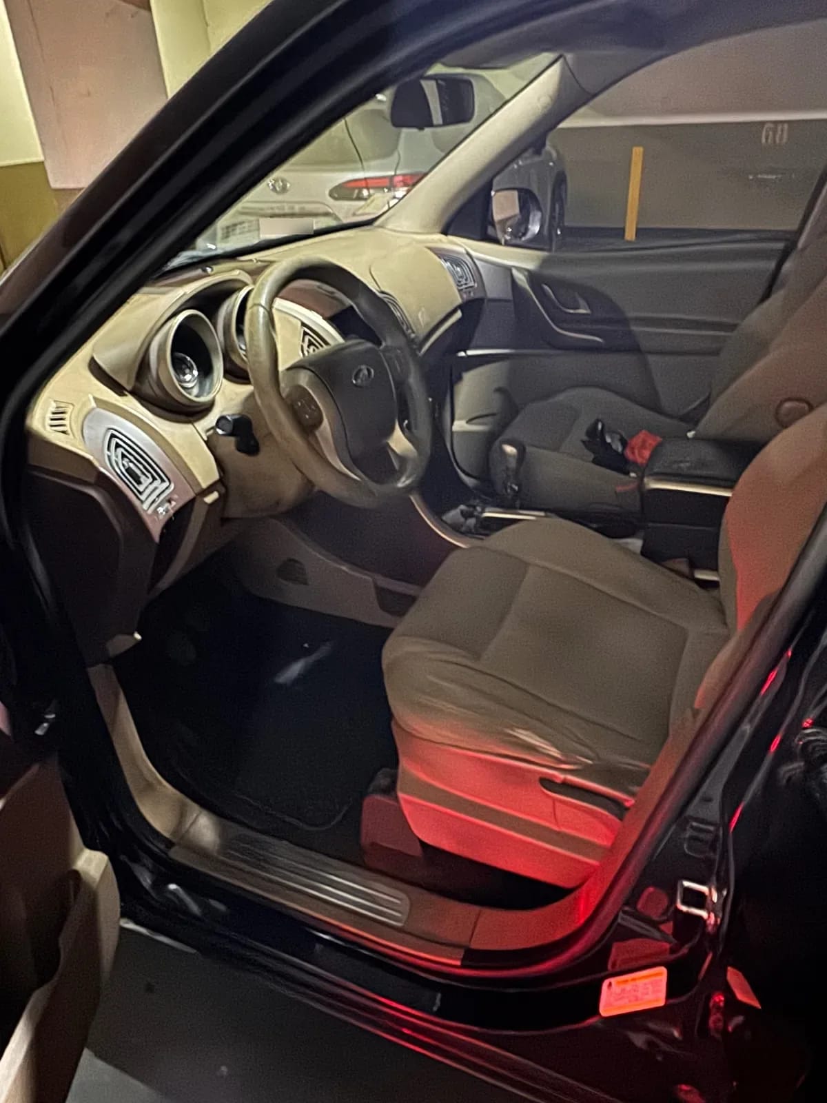 MAHINDRA XUV500 2.2 Crde Limited E5 Mt 4x2 Diesel año 2015